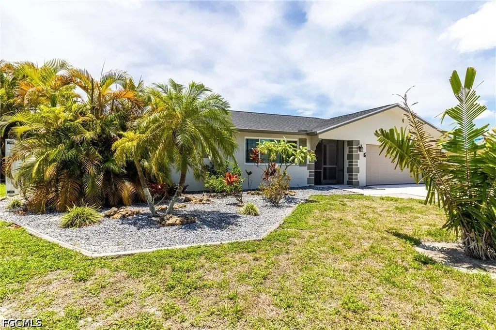 542 SE 33rd Terrace Cape Coral FL 33904