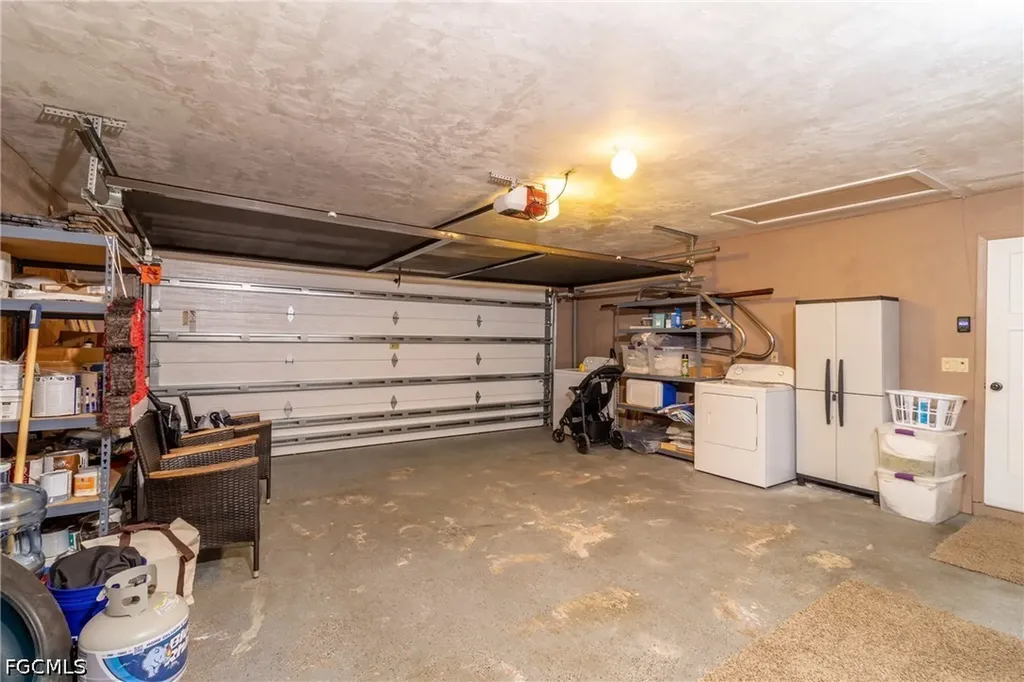 542 SE 33rd Terrace Cape Coral FL 33904
