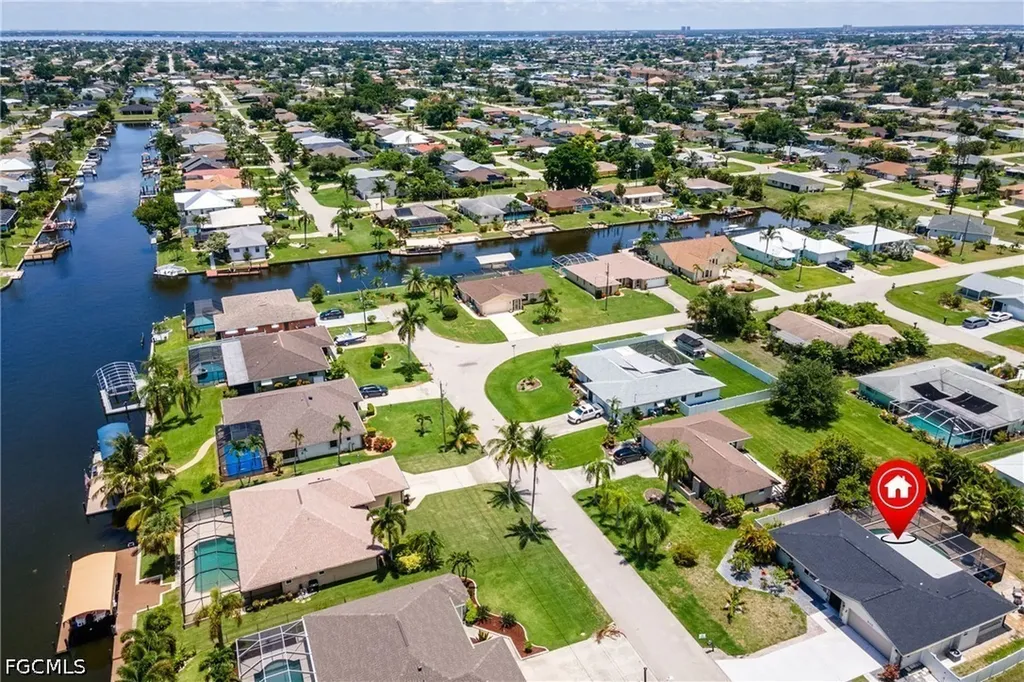 542 SE 33rd Terrace Cape Coral FL 33904