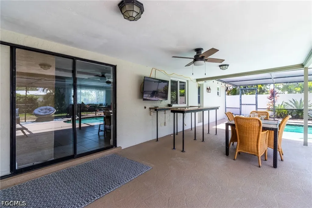 542 SE 33rd Terrace Cape Coral FL 33904