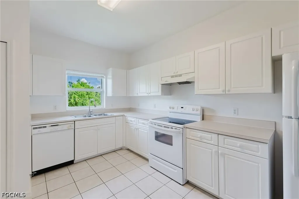 5612 Rose Garden Road Cape Coral FL 33914