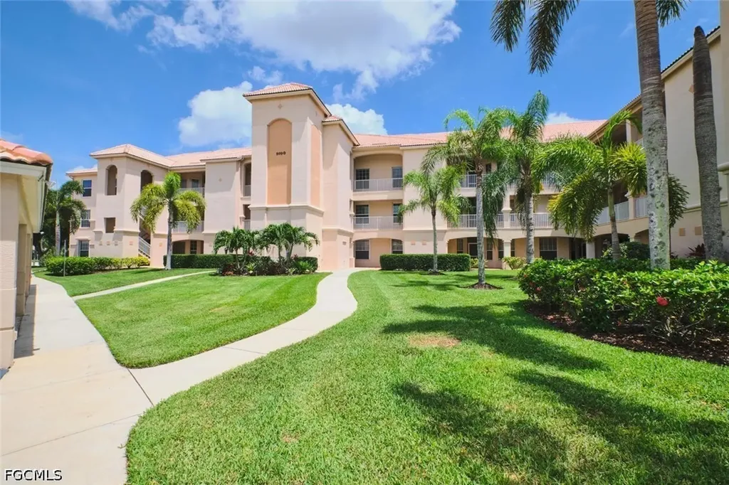 9190 Southmont Cove Fort Myers FL 33908