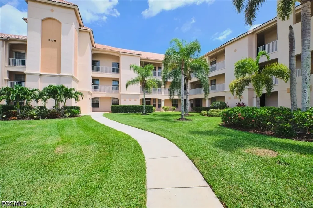 9190 Southmont Cove Fort Myers FL 33908