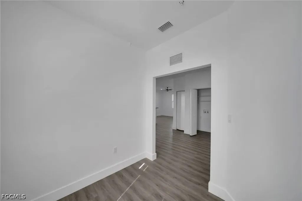 275 SW 4th Street Cape Coral FL 33991
