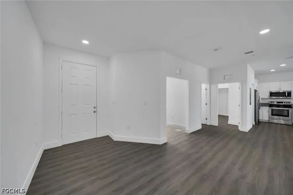 275 SW 4th Street Cape Coral FL 33991