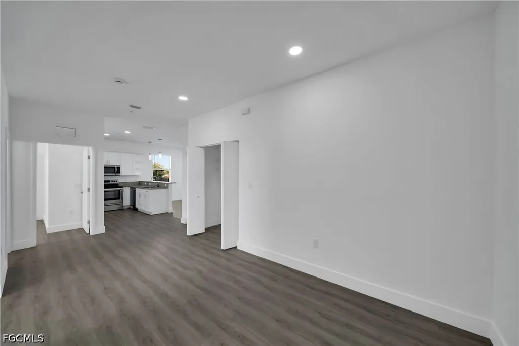 275 SW 4th Street Cape Coral FL 33991