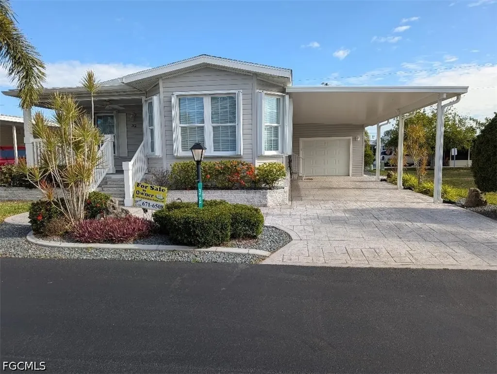32 Greenwood Drive North Fort Myers FL 33903