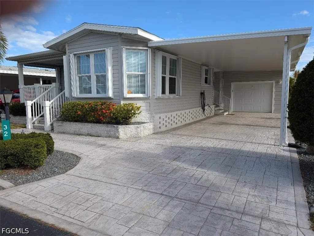 32 Greenwood Drive North Fort Myers FL 33903