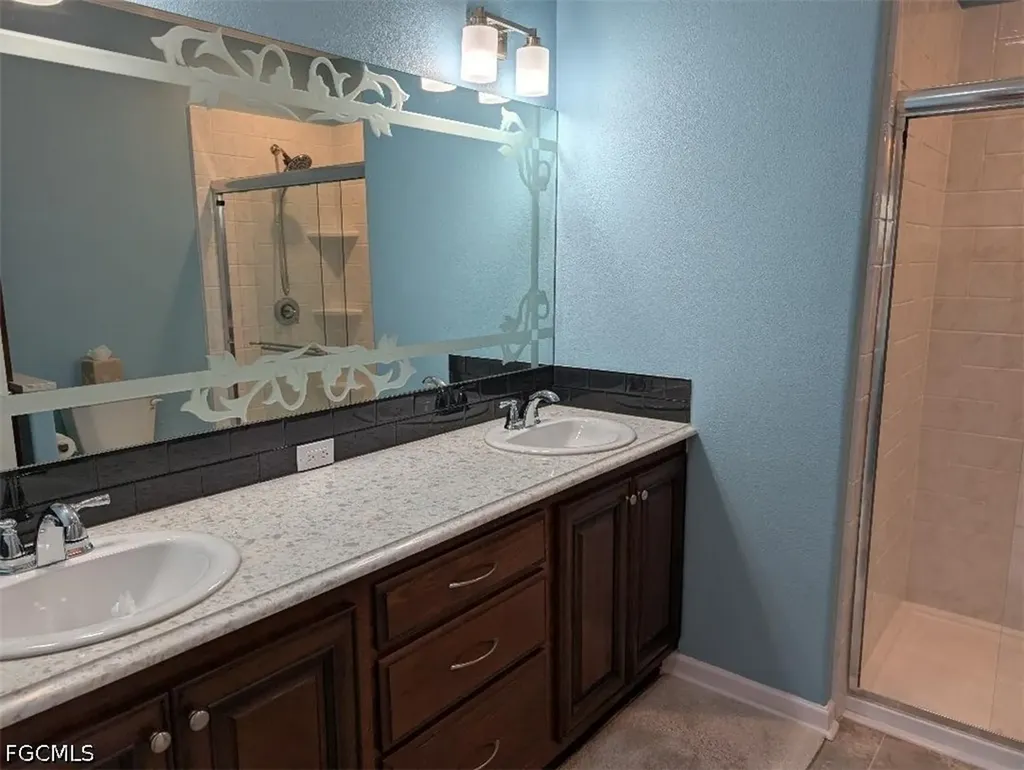32 Greenwood Drive North Fort Myers FL 33903