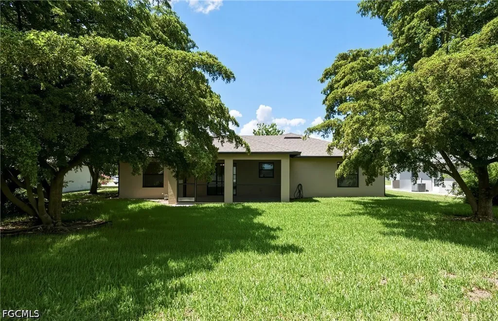 1502 SE 33rd Street Cape Coral FL 33904