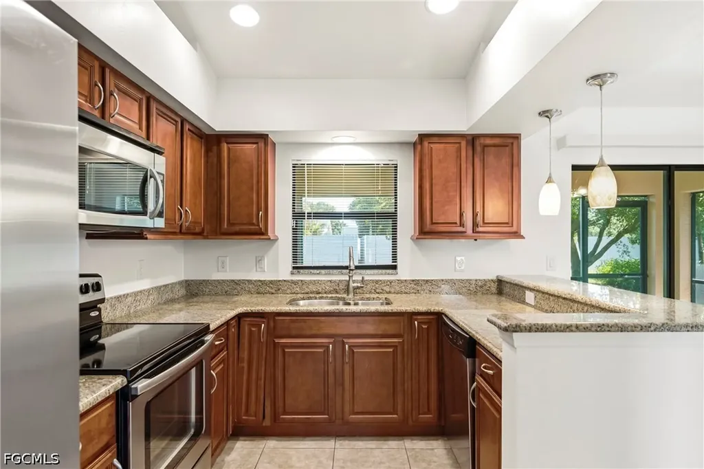 1502 SE 33rd Street Cape Coral FL 33904