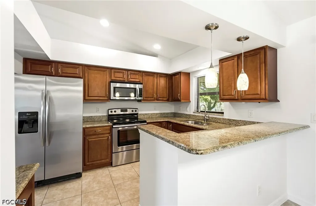 1502 SE 33rd Street Cape Coral FL 33904