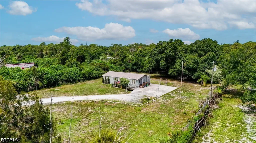 7962 Bartholomew Drive North Fort Myers FL 33917
