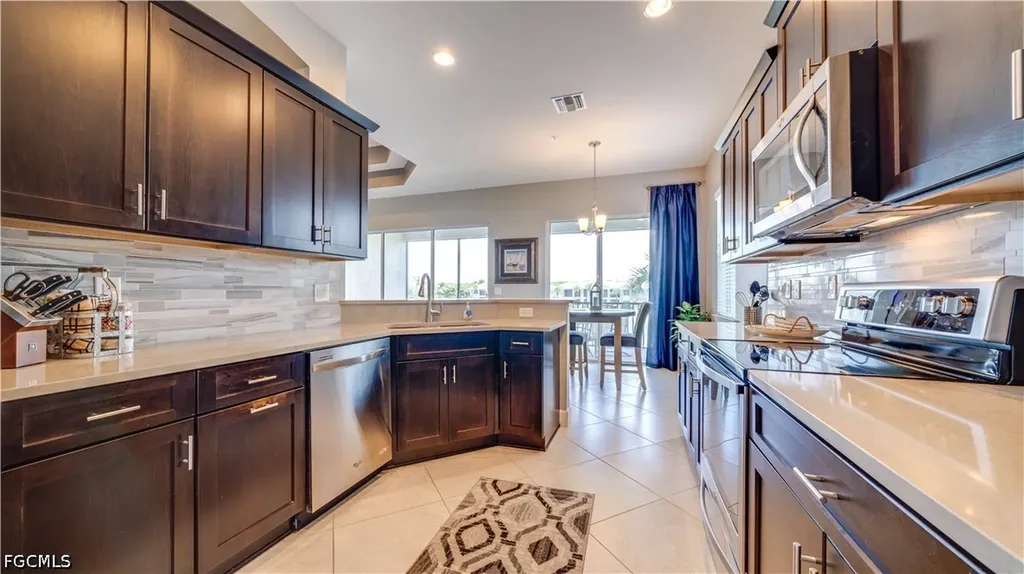 10230 Glastonbury Circle Fort Myers FL 33913