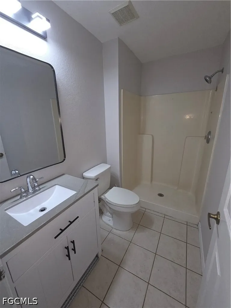 1032 SE 11th Street Cape Coral FL 33990