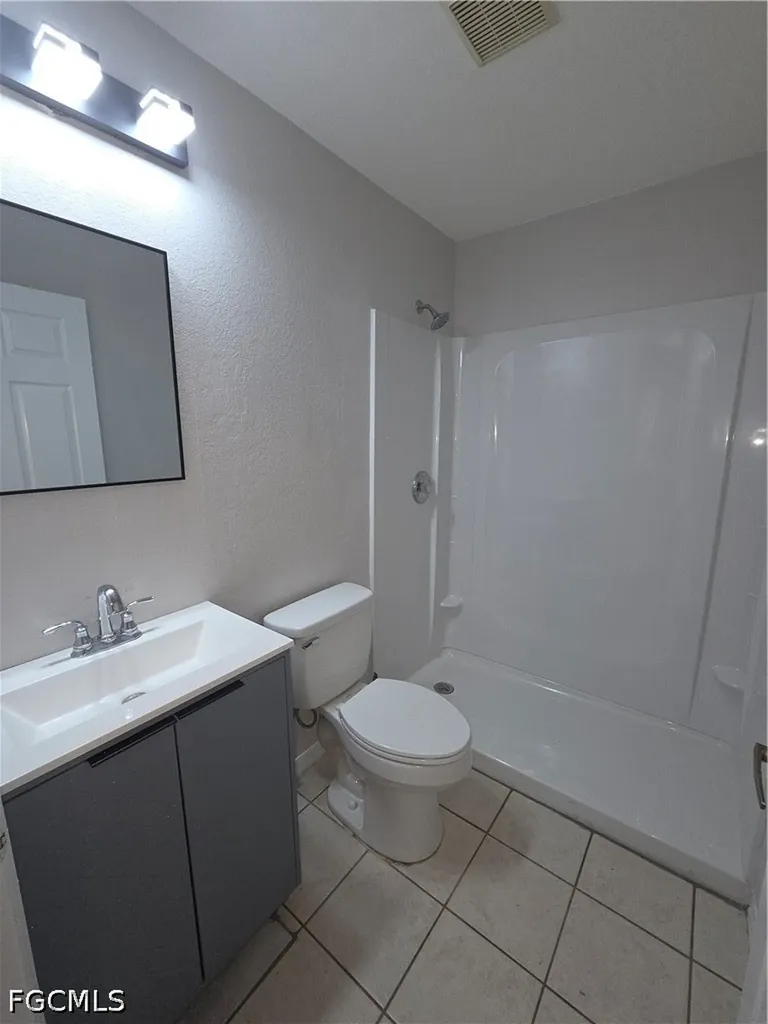 1032 SE 11th Street Cape Coral FL 33990