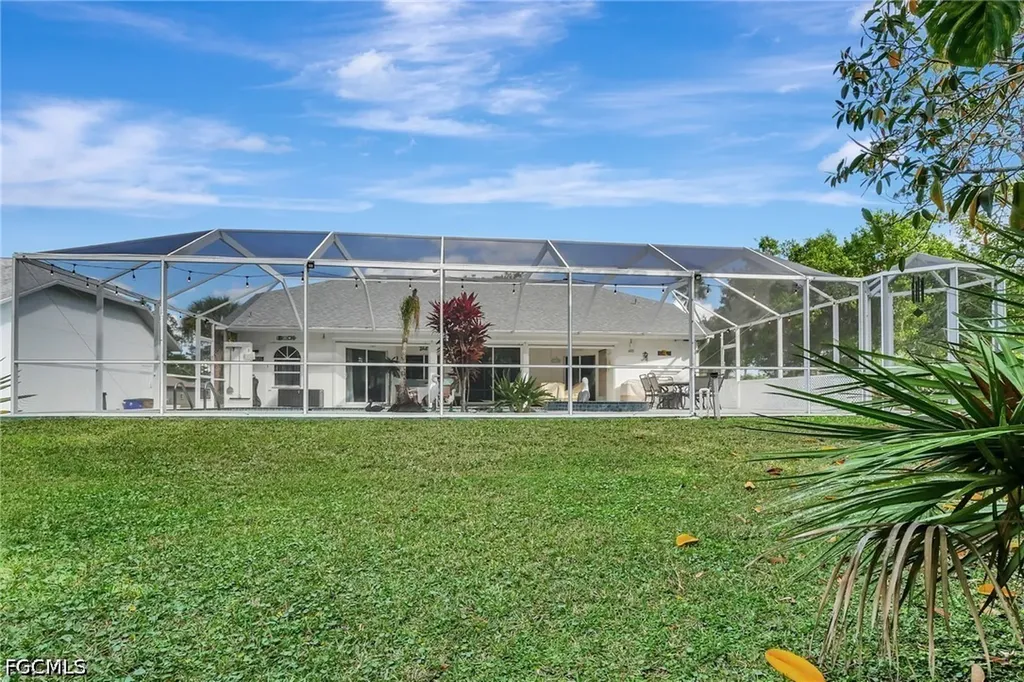 809 Robert Avenue Lehigh Acres FL 33936