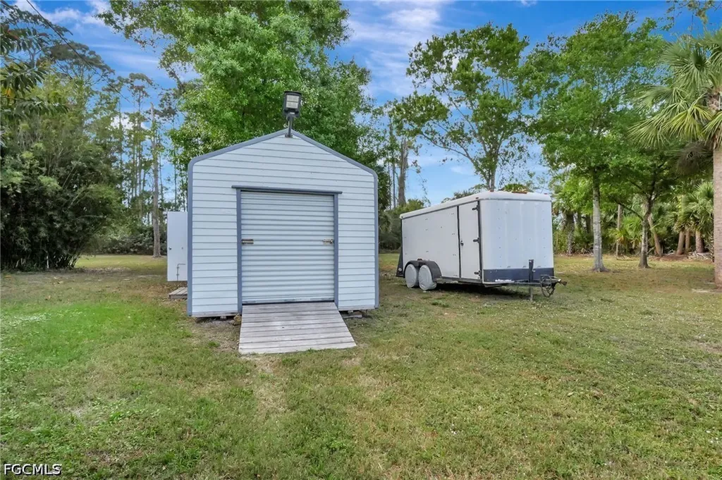 809 Robert Avenue Lehigh Acres FL 33936