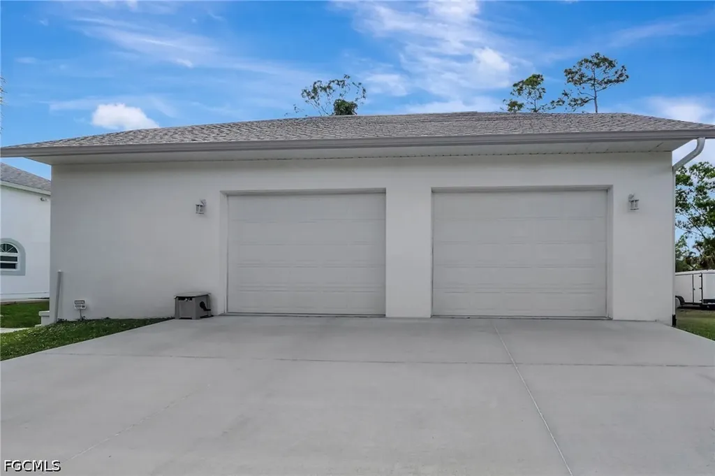 809 Robert Avenue Lehigh Acres FL 33936