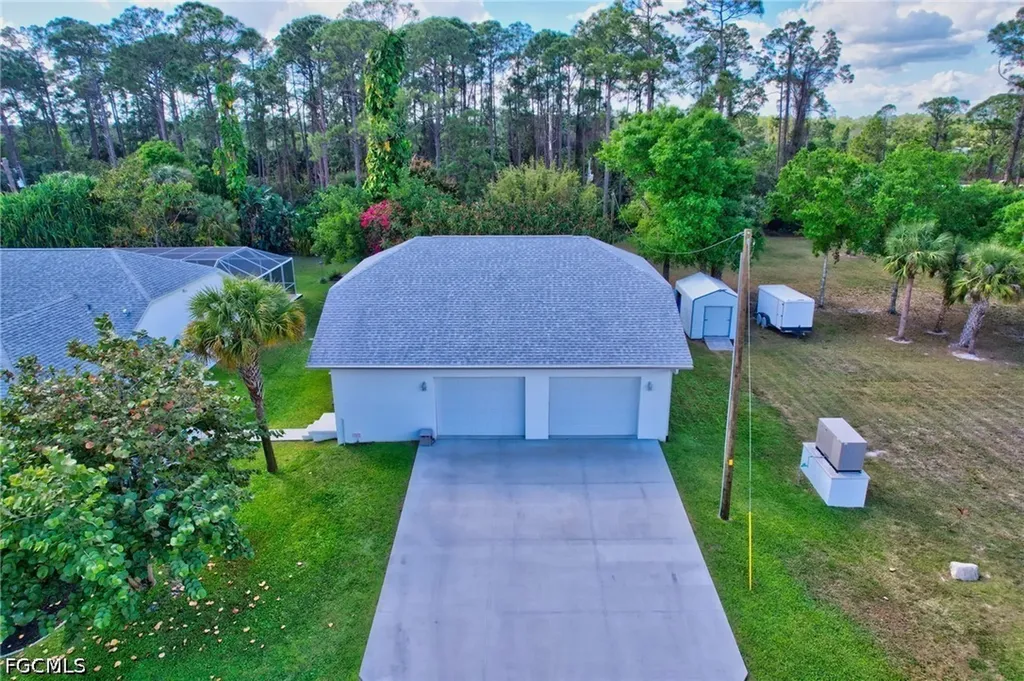809 Robert Avenue Lehigh Acres FL 33936