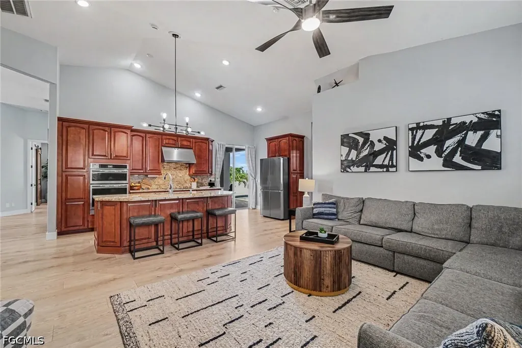 1833 NW 7th Avenue Cape Coral FL 33993