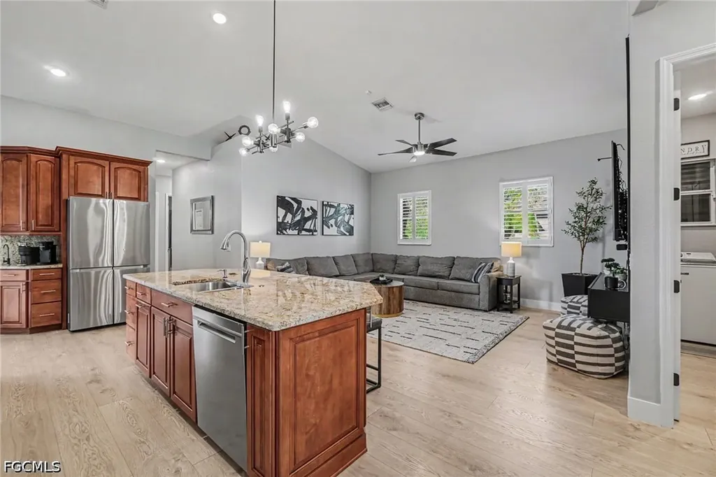 1833 NW 7th Avenue Cape Coral FL 33993