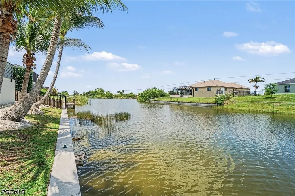 1833 NW 7th Avenue Cape Coral FL 33993