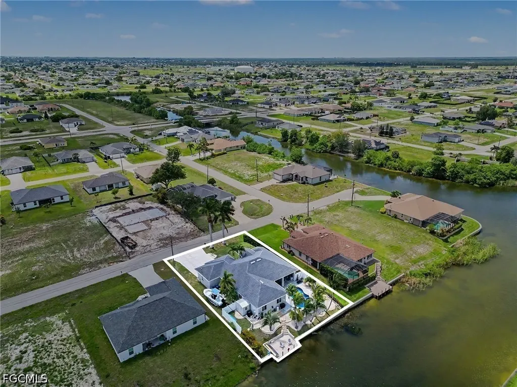 1833 NW 7th Avenue Cape Coral FL 33993