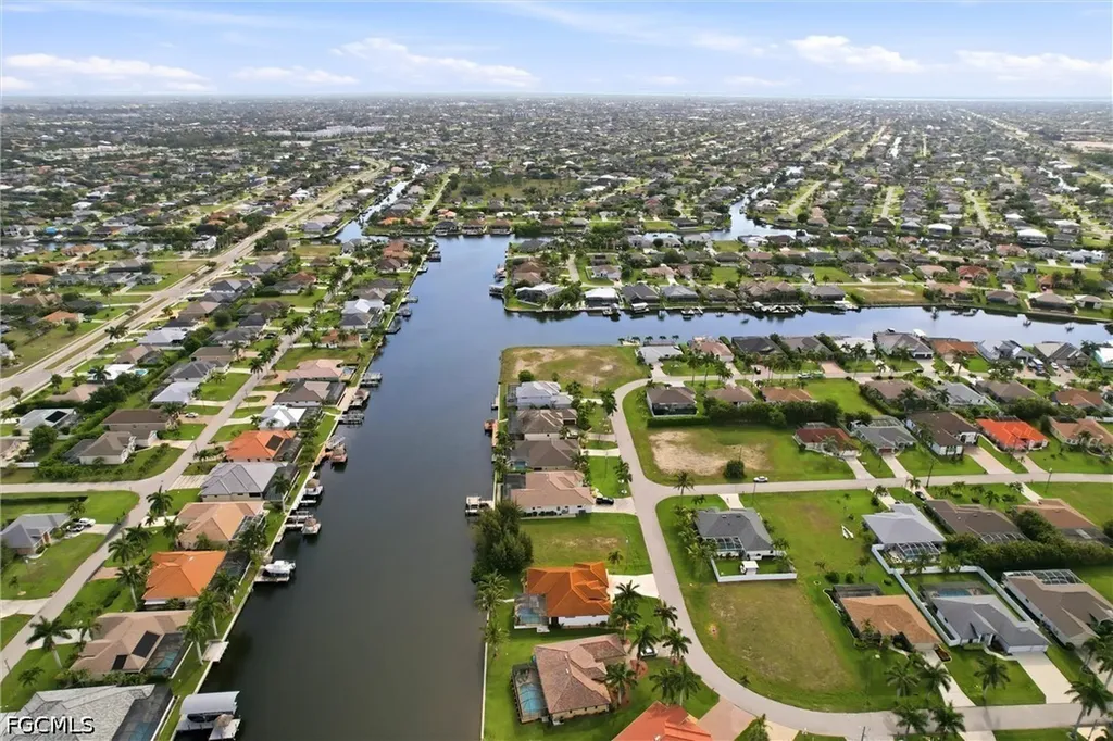 3021 SW 27th Place Cape Coral FL 33914