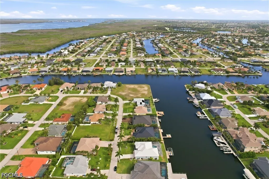 3021 SW 27th Place Cape Coral FL 33914