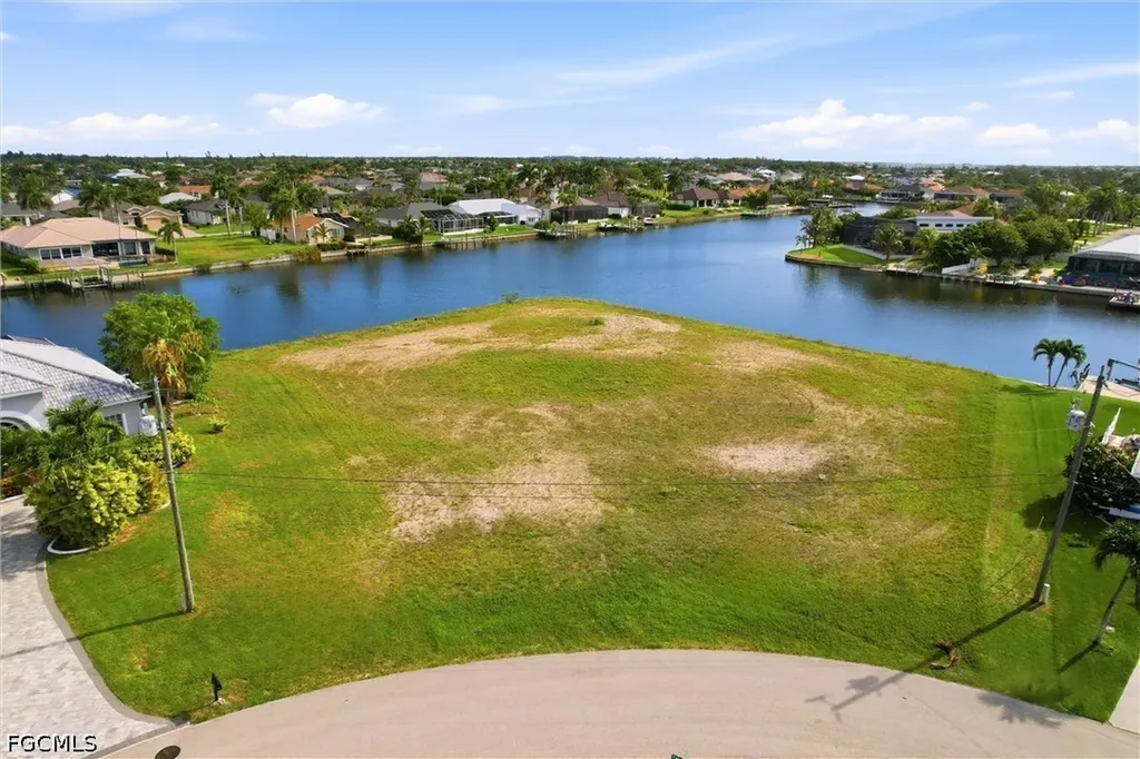 3021 SW 27th Place Cape Coral FL 33914