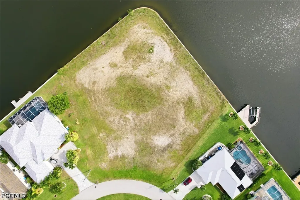 3021 SW 27th Place Cape Coral FL 33914