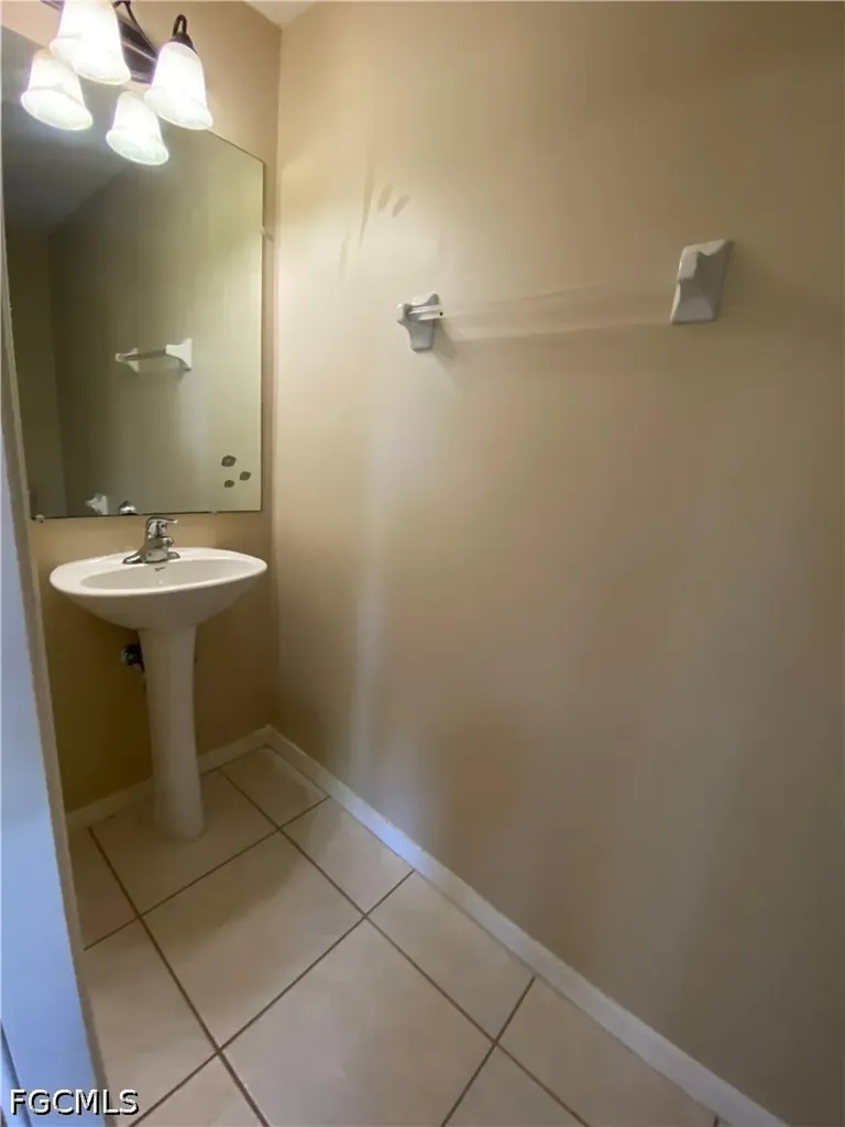1104 NW 11th Place Cape Coral FL 33993