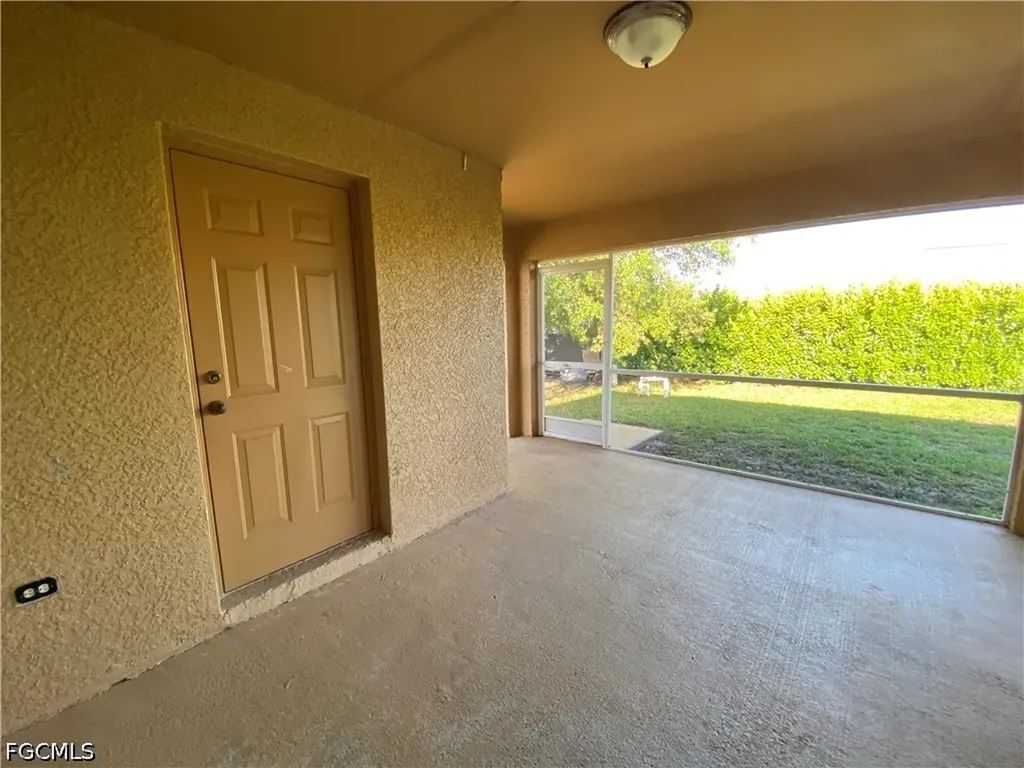 1104 NW 11th Place Cape Coral FL 33993