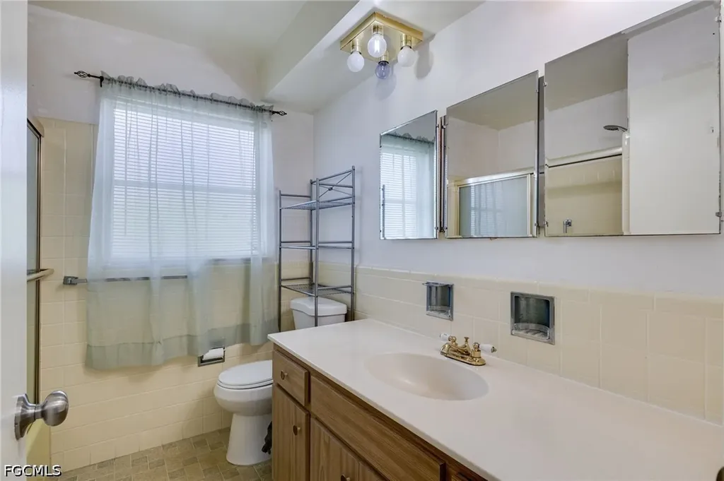 1117 SE 33rd Terrace Cape Coral FL 33904