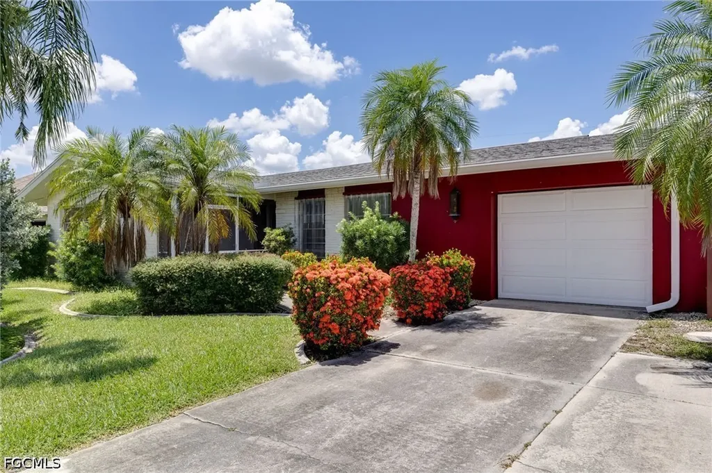 1117 SE 33rd Terrace Cape Coral FL 33904