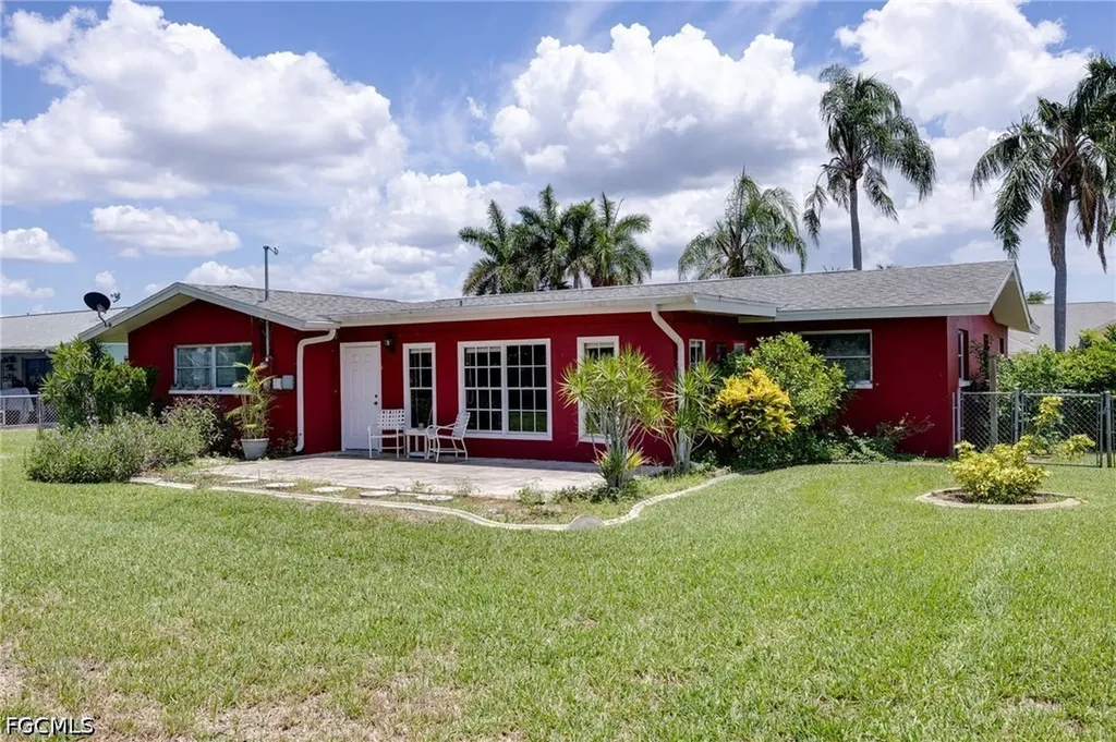1117 SE 33rd Terrace Cape Coral FL 33904