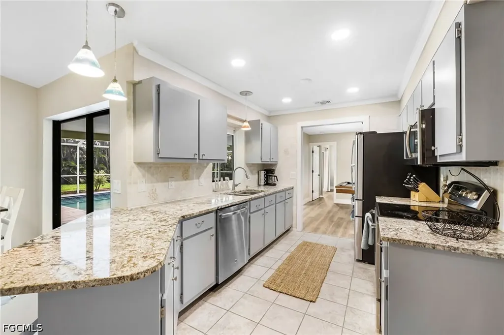 801 SW 52nd Street Cape Coral FL 33914