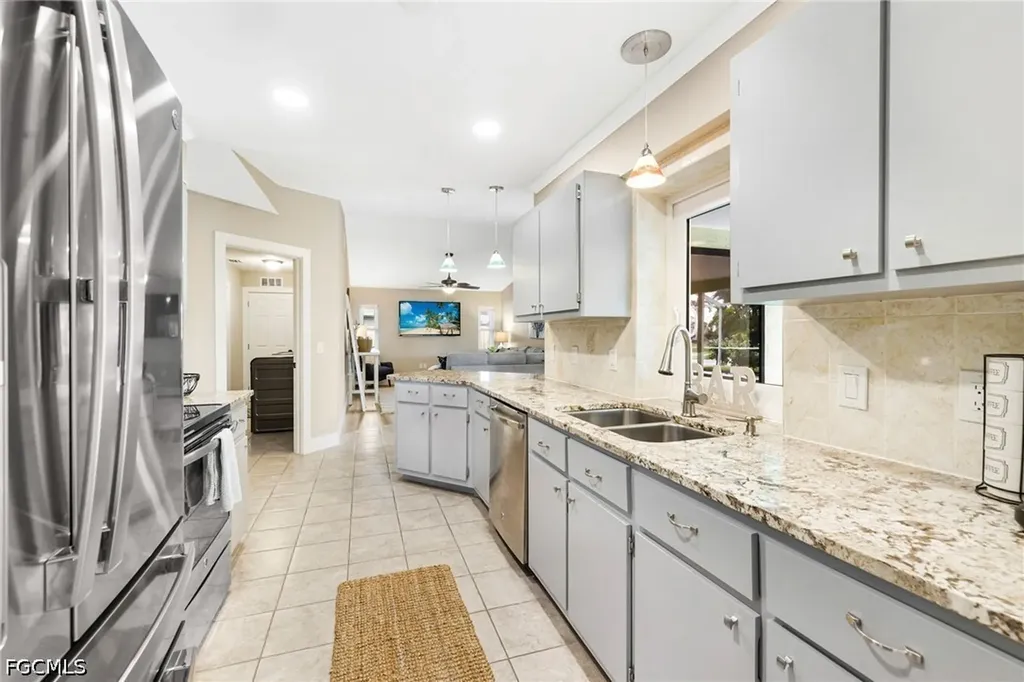 801 SW 52nd Street Cape Coral FL 33914