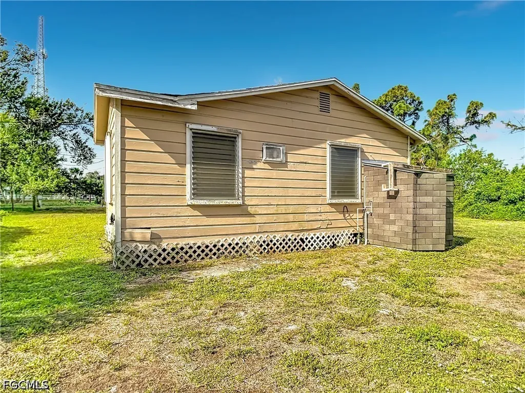 8318 Roosevelt Street Englewood FL 34224