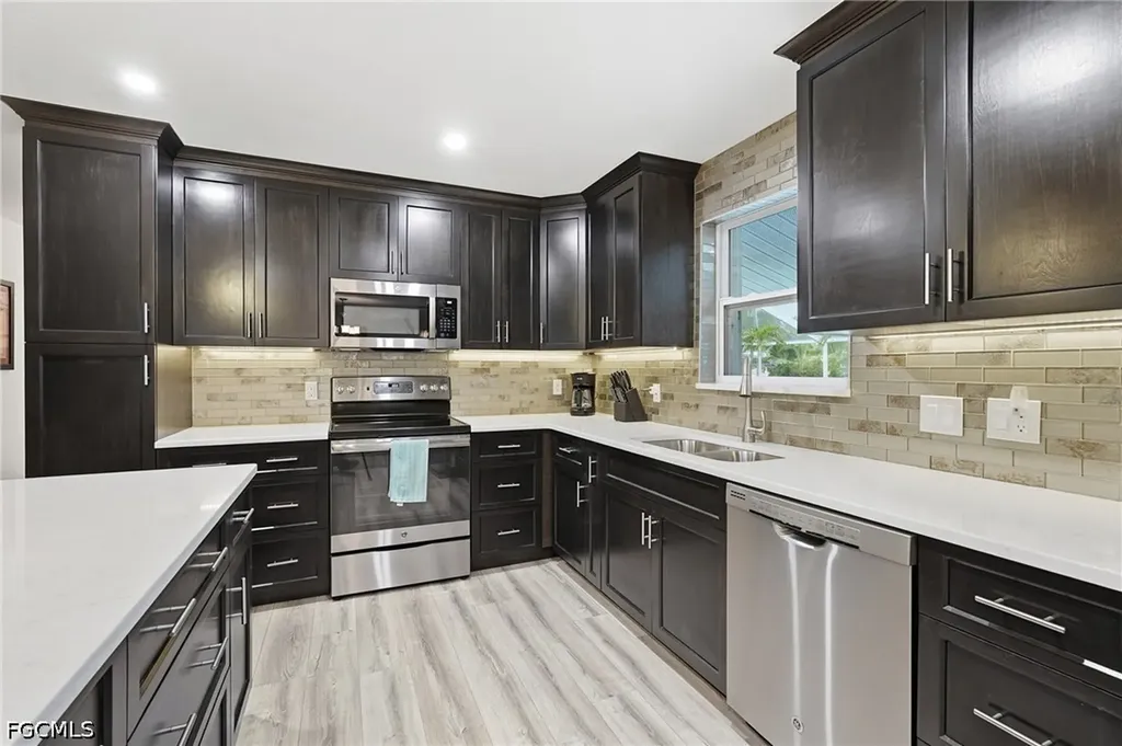 2045 SE 28th Street Cape Coral FL 33904