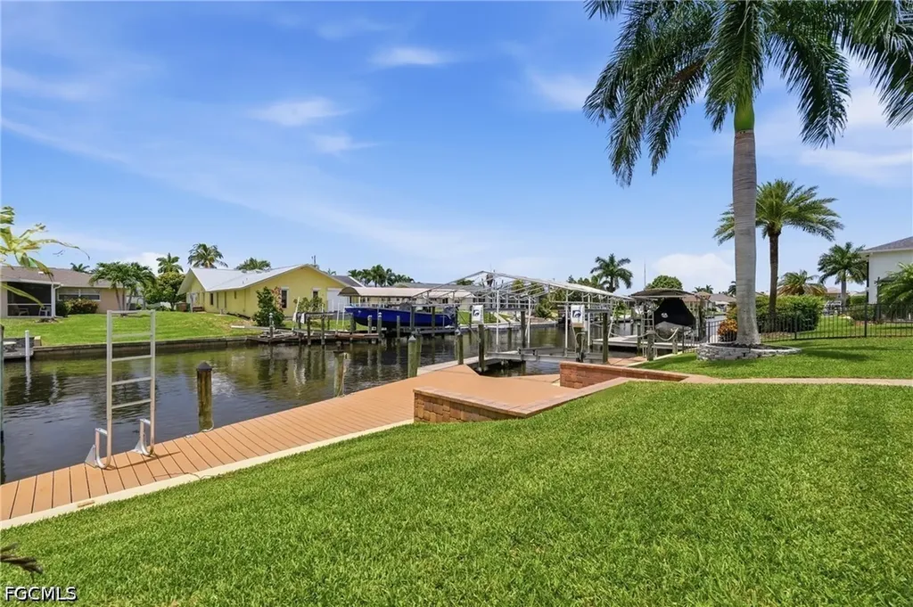 2045 SE 28th Street Cape Coral FL 33904