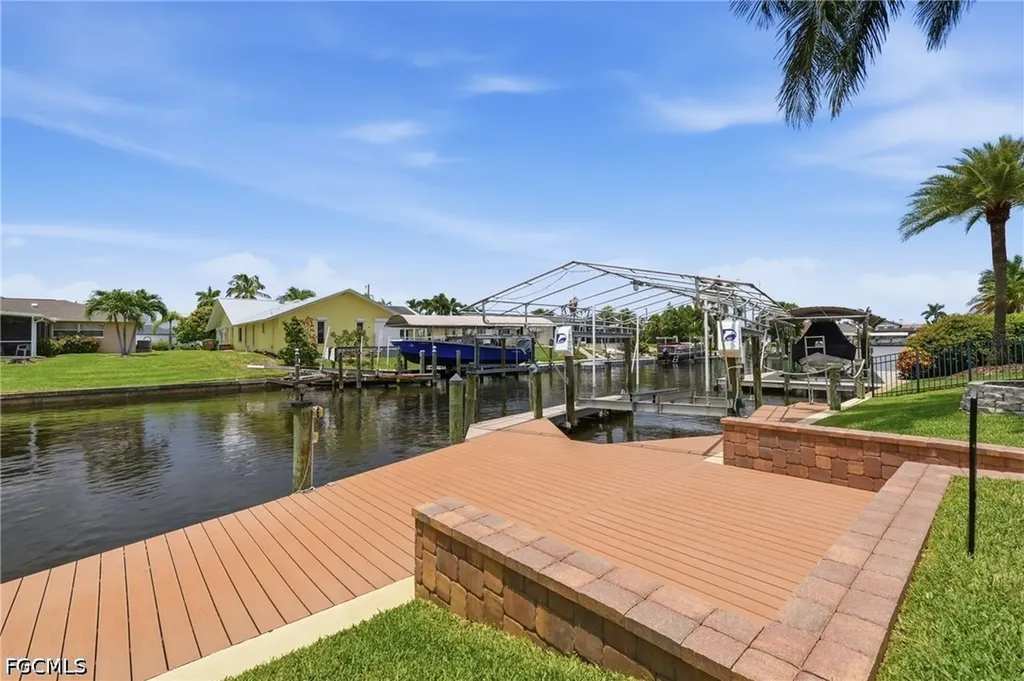 2045 SE 28th Street Cape Coral FL 33904