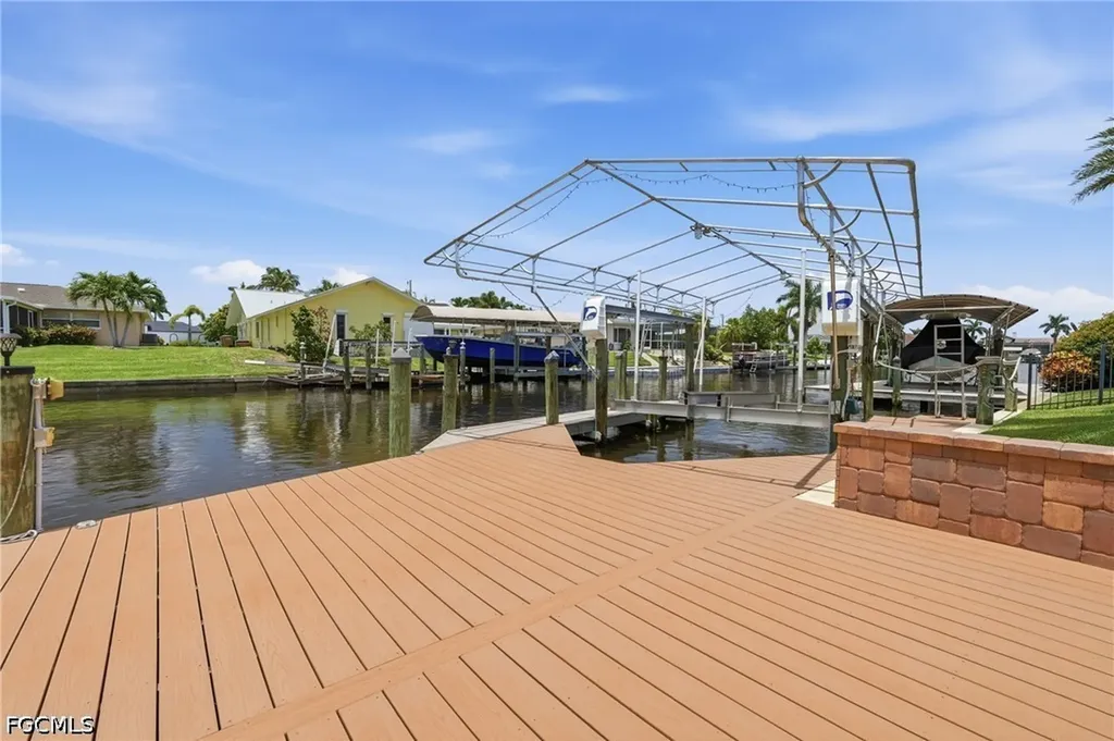 2045 SE 28th Street Cape Coral FL 33904