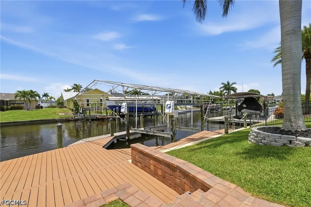2045 SE 28th Street Cape Coral FL 33904