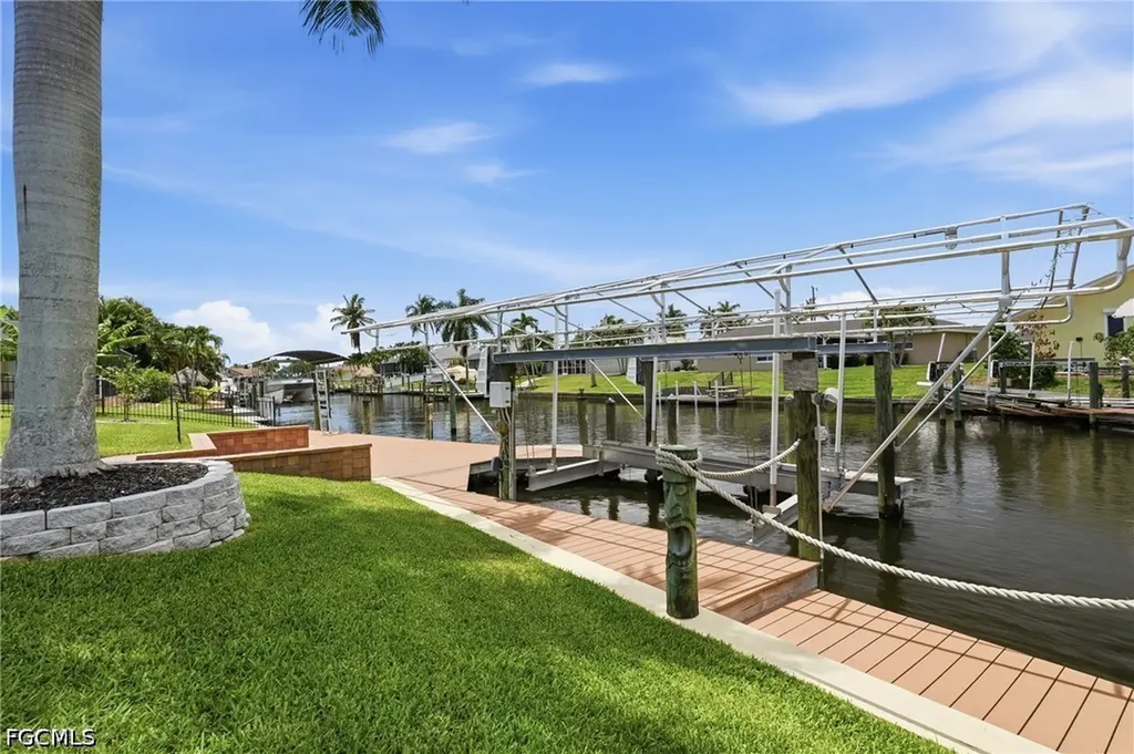 2045 SE 28th Street Cape Coral FL 33904