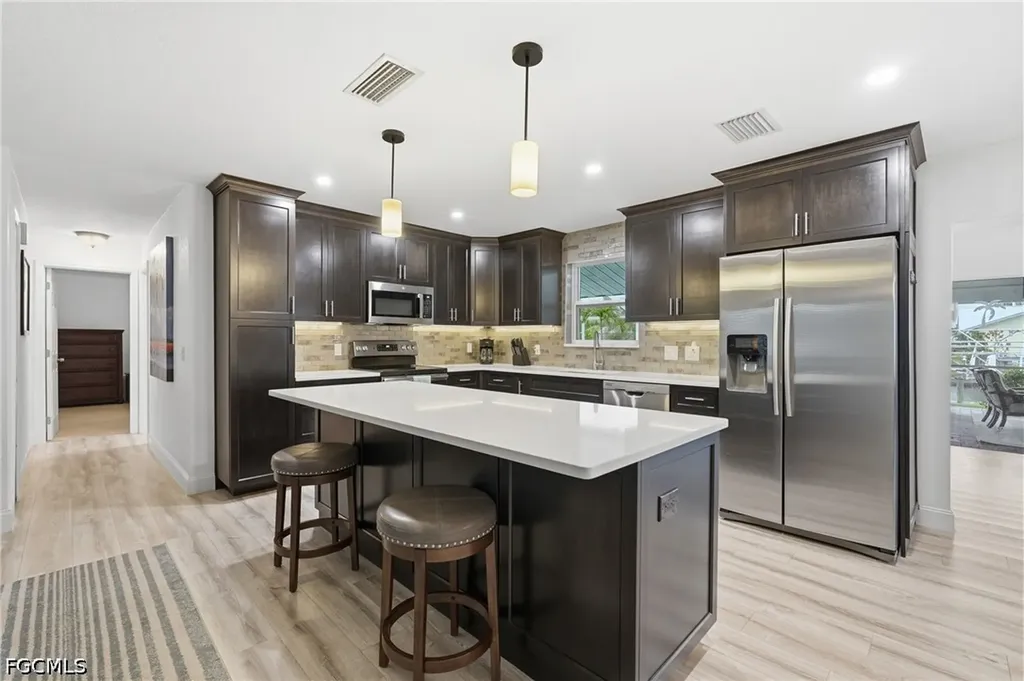 2045 SE 28th Street Cape Coral FL 33904