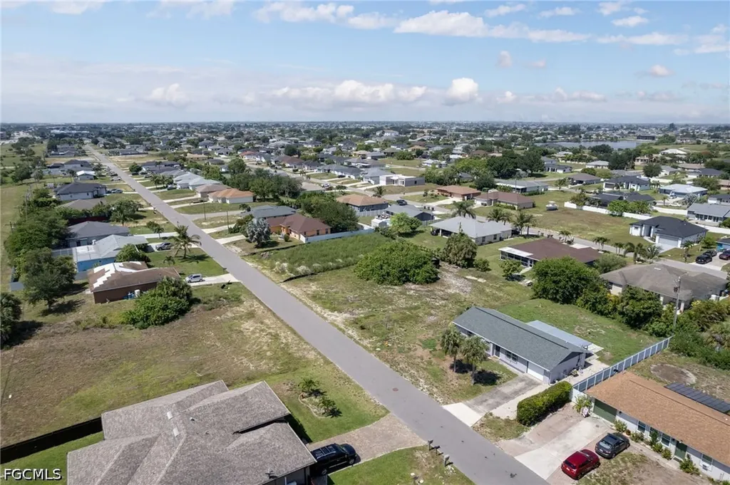 2204 NE 15th Place Cape Coral FL 33909