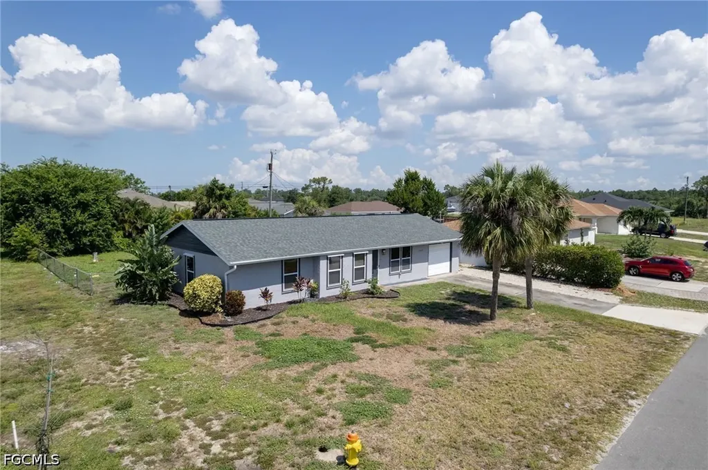 2204 NE 15th Place Cape Coral FL 33909