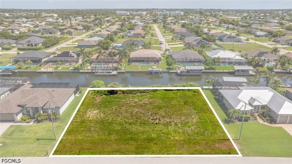 2201 SW 28th Terrace Cape Coral FL 33914
